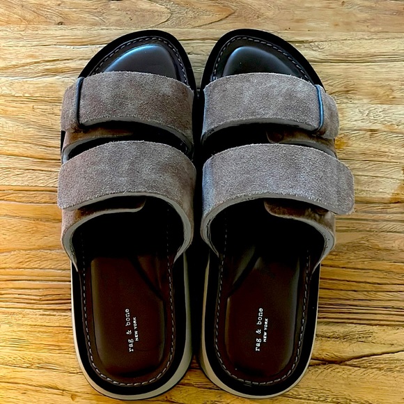 rag & bone Shoes - rag & bone
Parker Suede Slides size 37.5